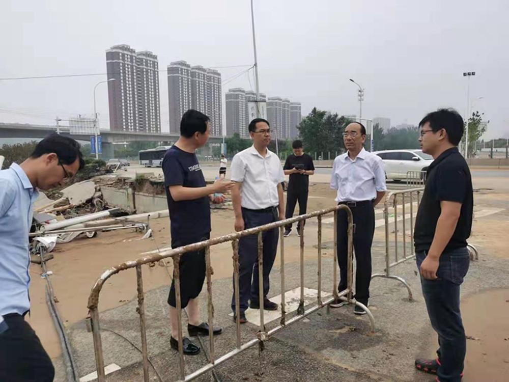 爱游戏体育app官网登录入口-爱游戏(中国)党委书记、董事长、总经理秦广远赴市政项目检查指导灾后恢复重建工作