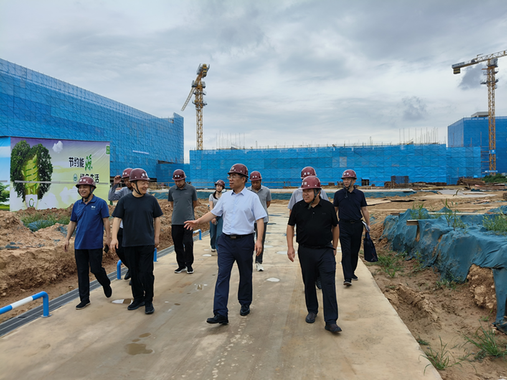 爱游戏体育app官网登录入口-爱游戏(中国)党委书记、董事长汪洋到六十七高级中学项目调研项目建设工作